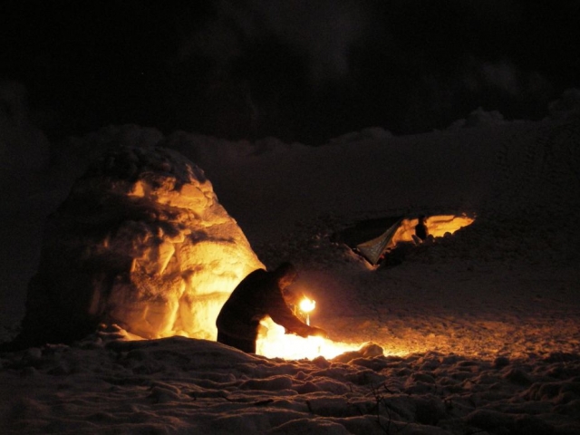  Overnight stay in igloo